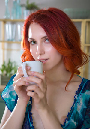 18 year old cutie Christine Paradise pulling denim shorts aside